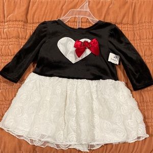 Adorable black and white dress size 3-6m
